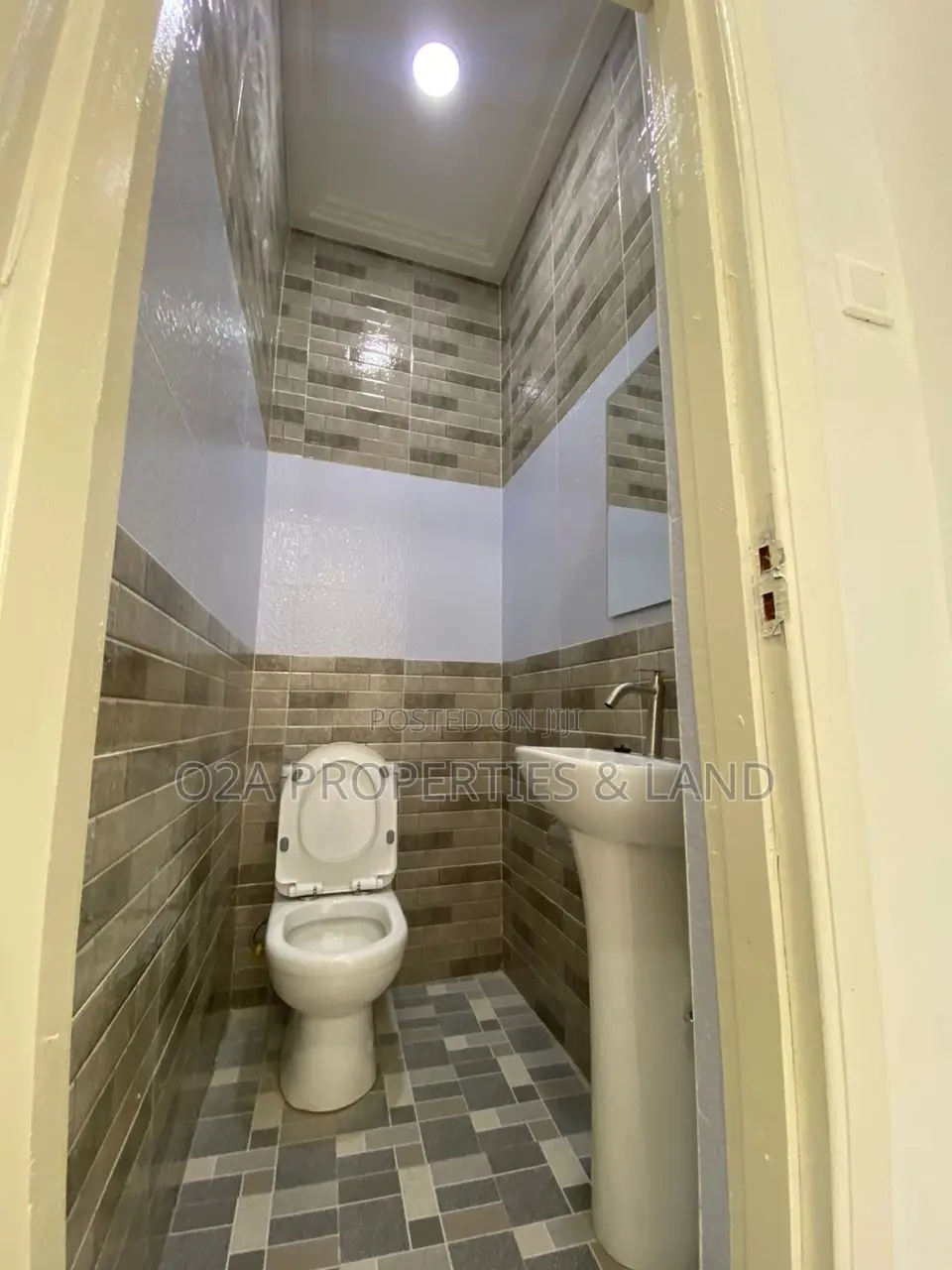 2bdrm Apartment in Lashibi Emef Estate, Sakumono for rent in Sakumono