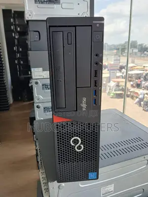 Desktop Computer Fujitsu Esprimo P757/E90+ 4GB Intel Pentium HDD 500GB