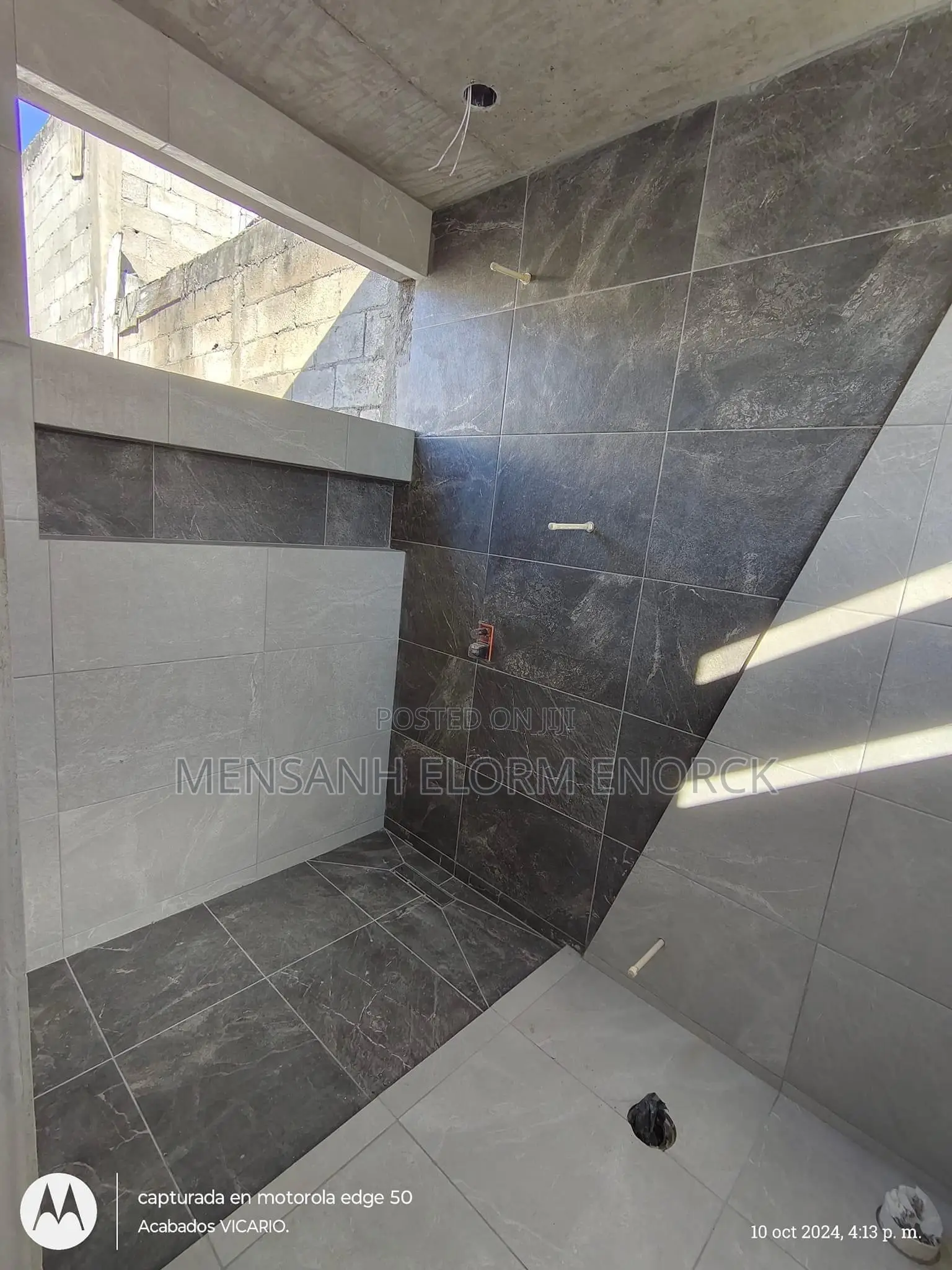 Am A Good Tiler Worker, Good Job .