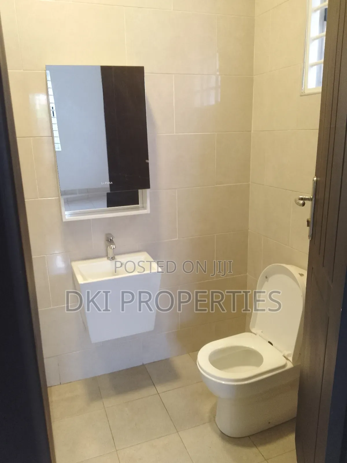 4bdrm House in Dki Properties, New Legon for sale