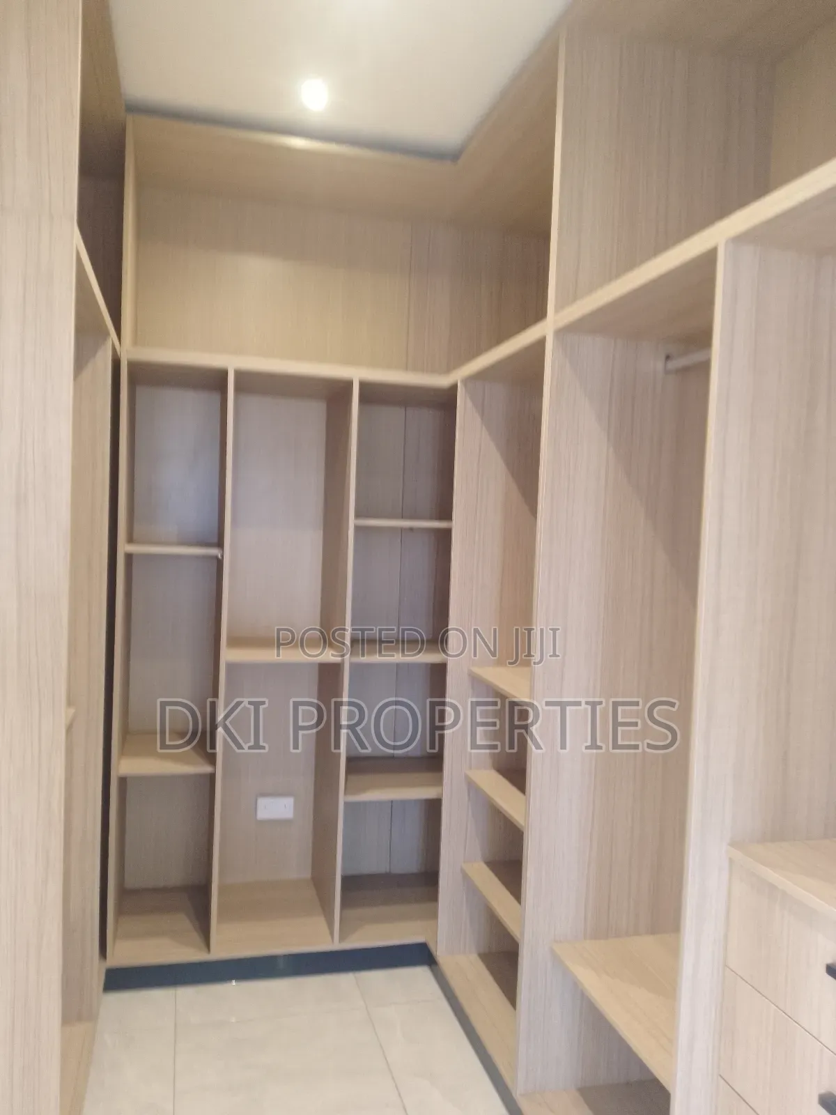 4bdrm House in Dki Properties, New Legon for sale