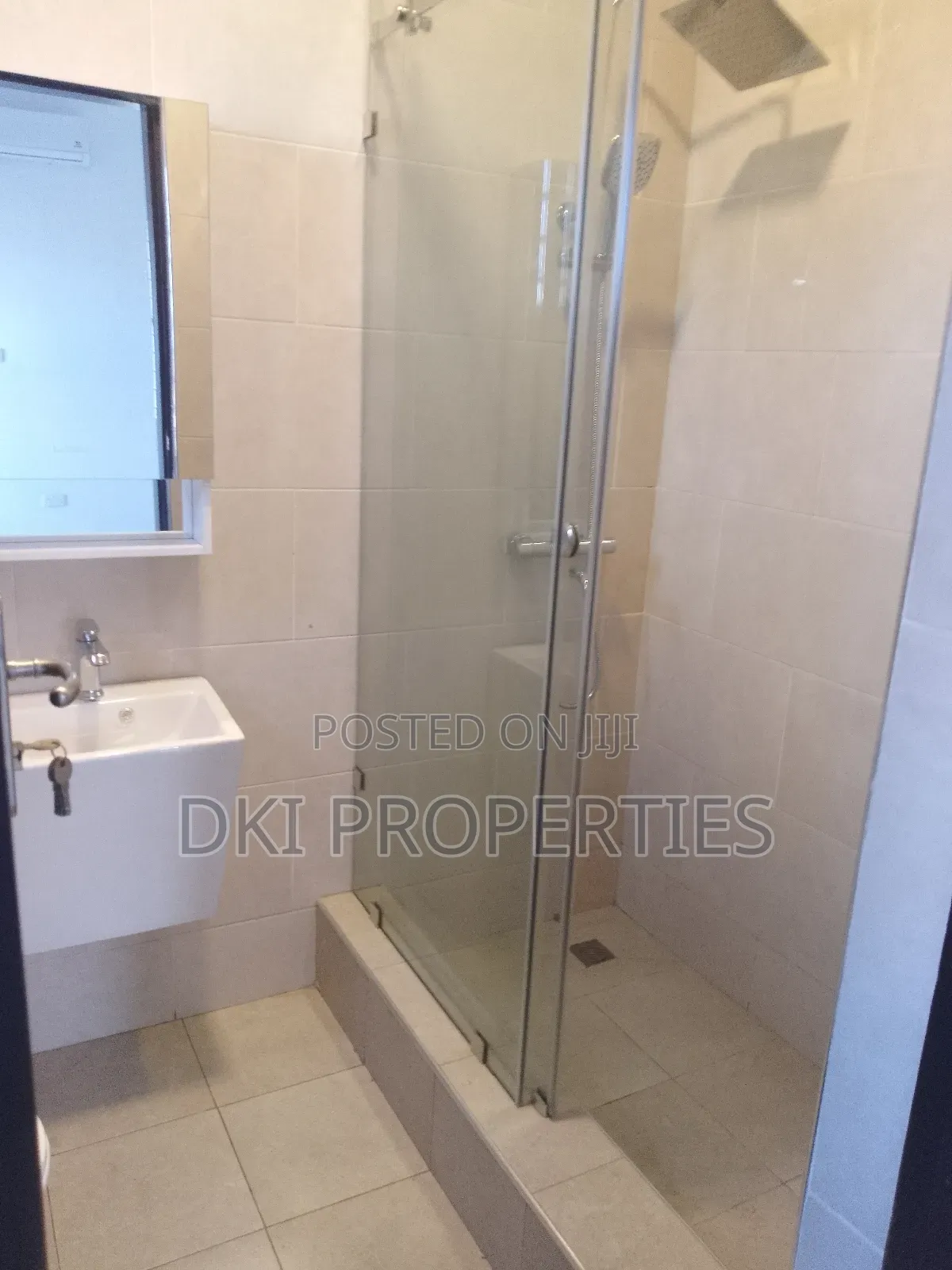 4bdrm House in Dki Properties, New Legon for sale