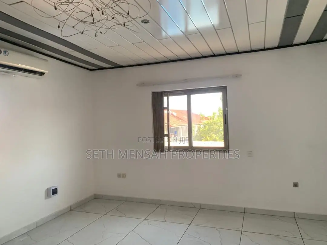 8bdrm House in Skm, Achimota for rent