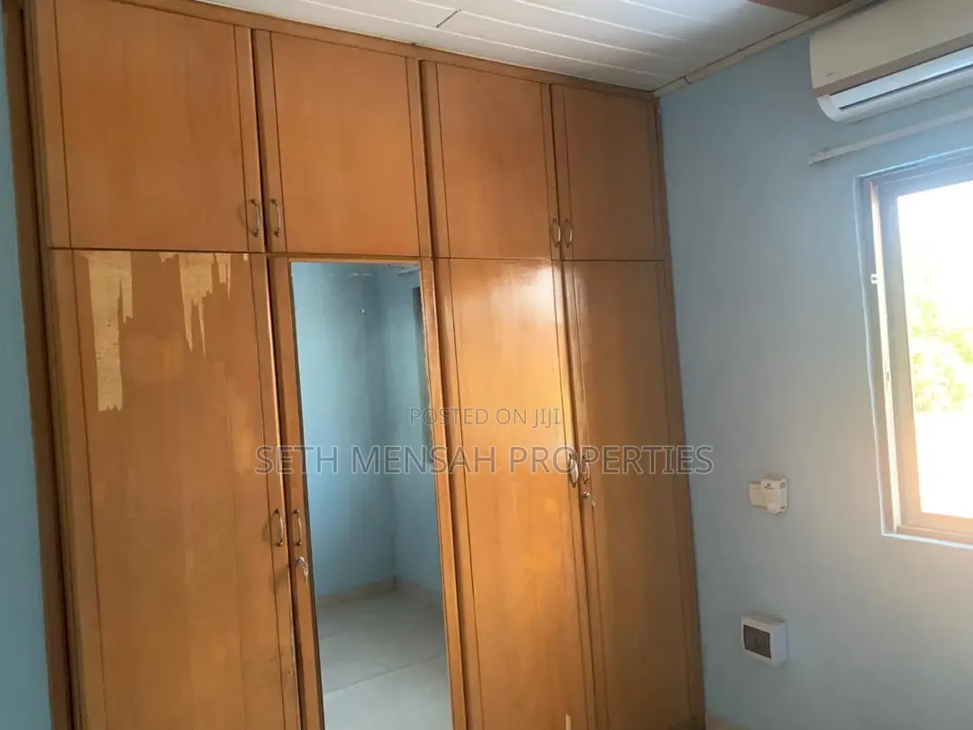 8bdrm House in Skm, Achimota for rent