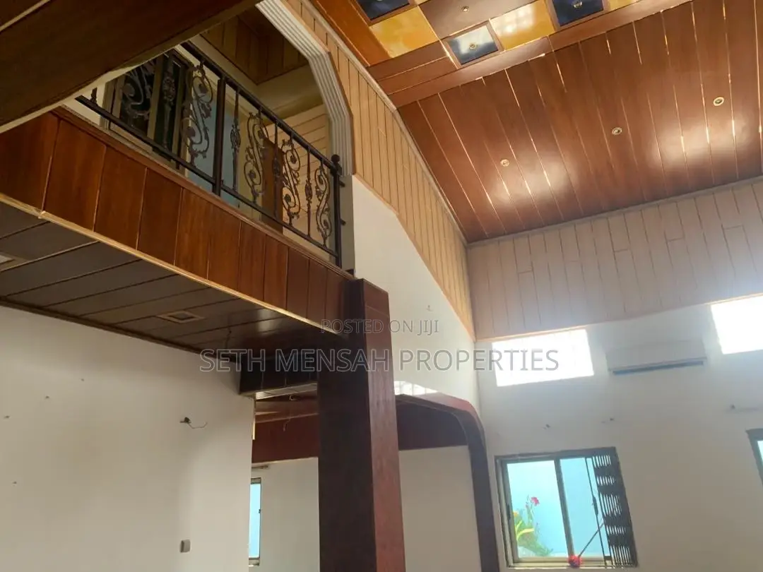 8bdrm House in Skm, Achimota for rent