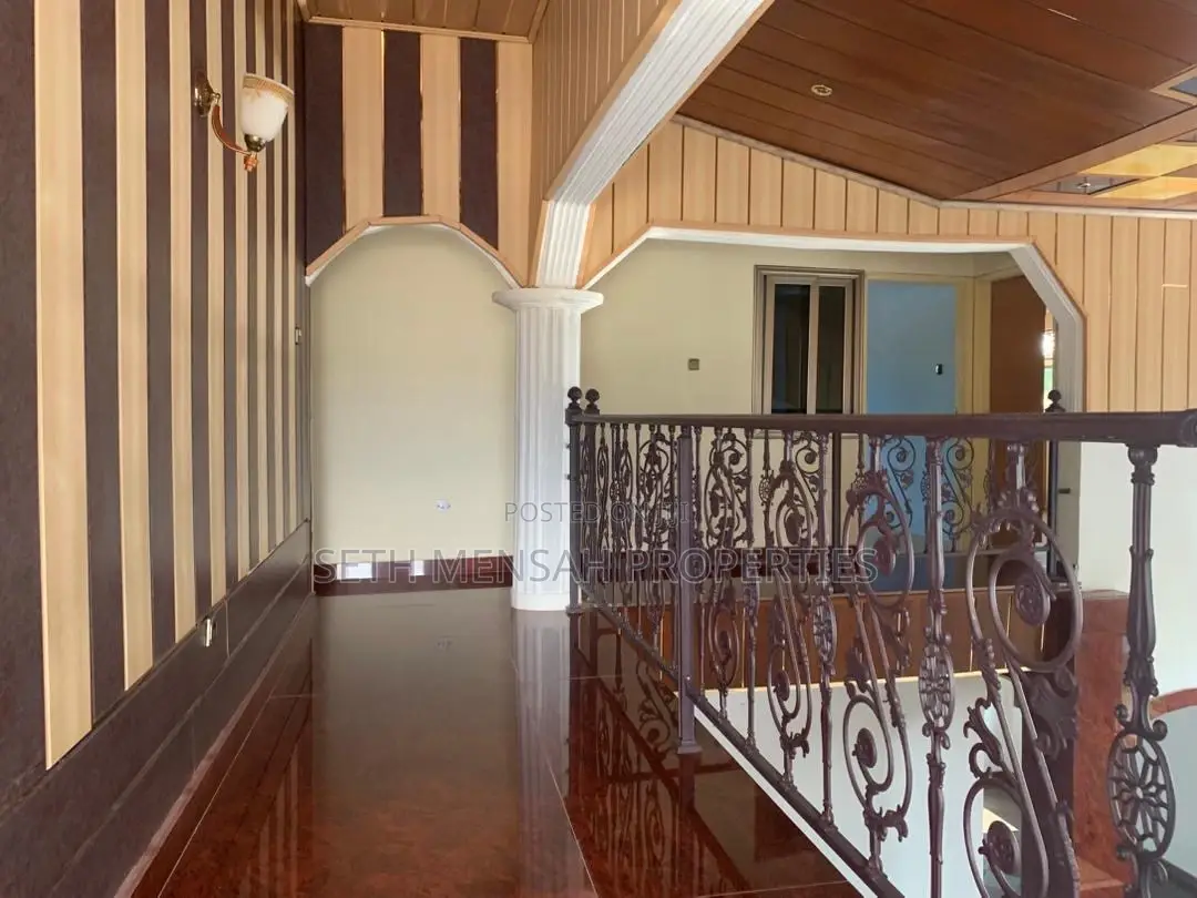 8bdrm House in Skm, Achimota for rent
