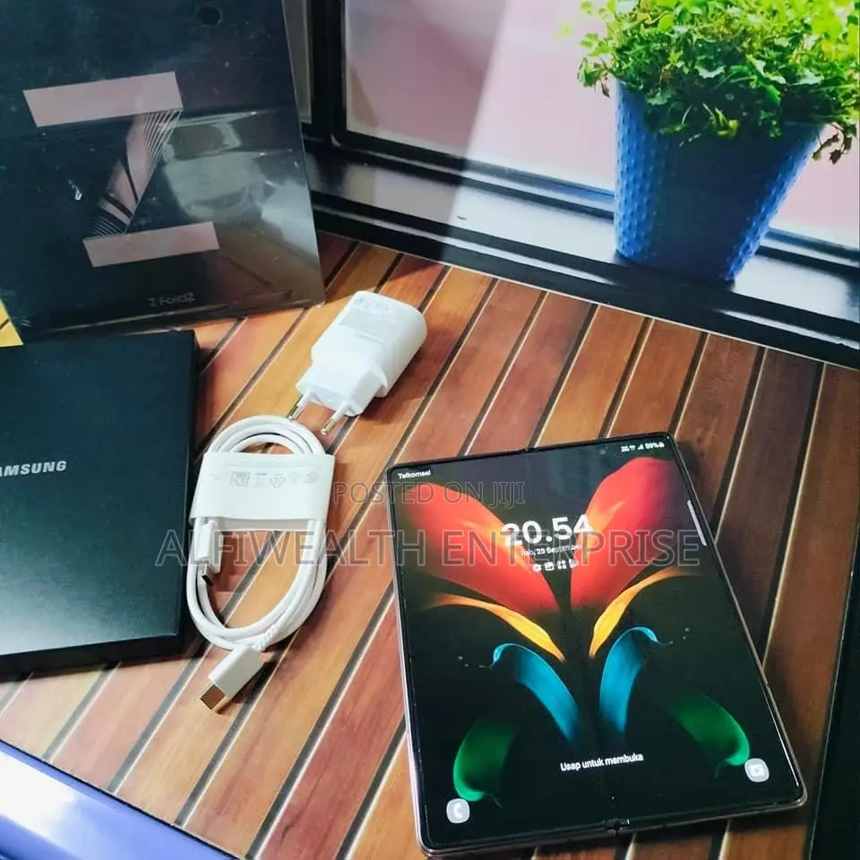 New Samsung Galaxy Z Fold 2 256 GB Pink