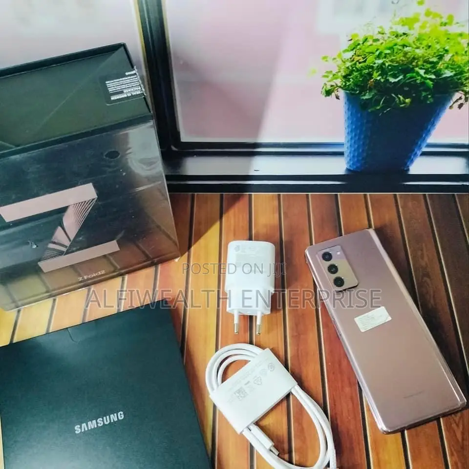 New Samsung Galaxy Z Fold 2 256 GB Pink