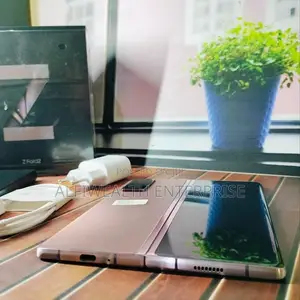 New Samsung Galaxy Z Fold 2 256 GB Pink