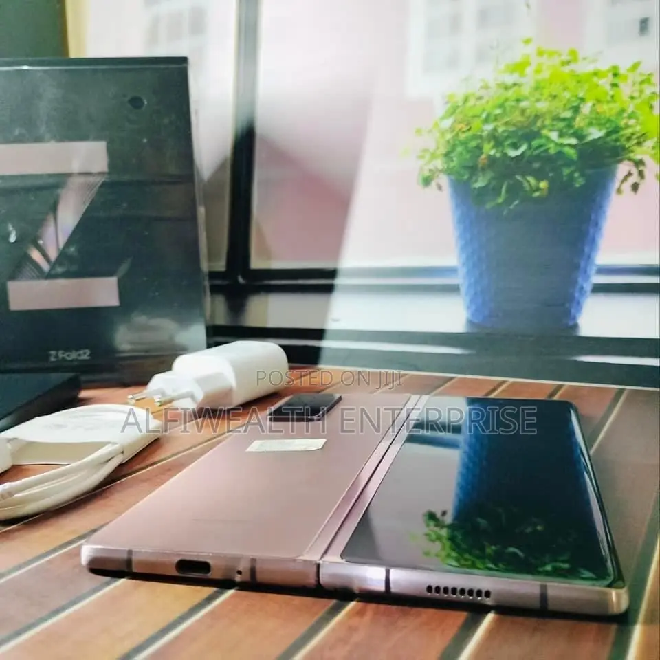 New Samsung Galaxy Z Fold 2 256 GB Pink