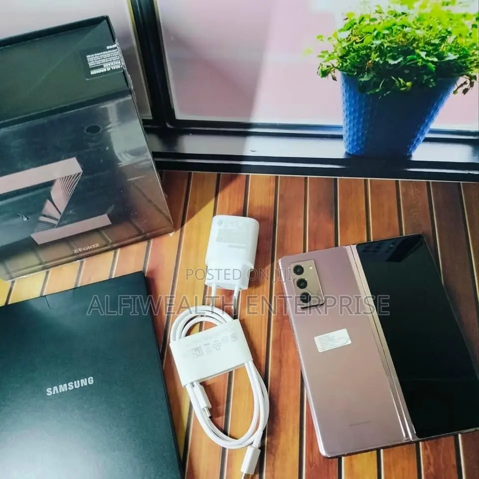New Samsung Galaxy Z Fold 2 256 GB Pink