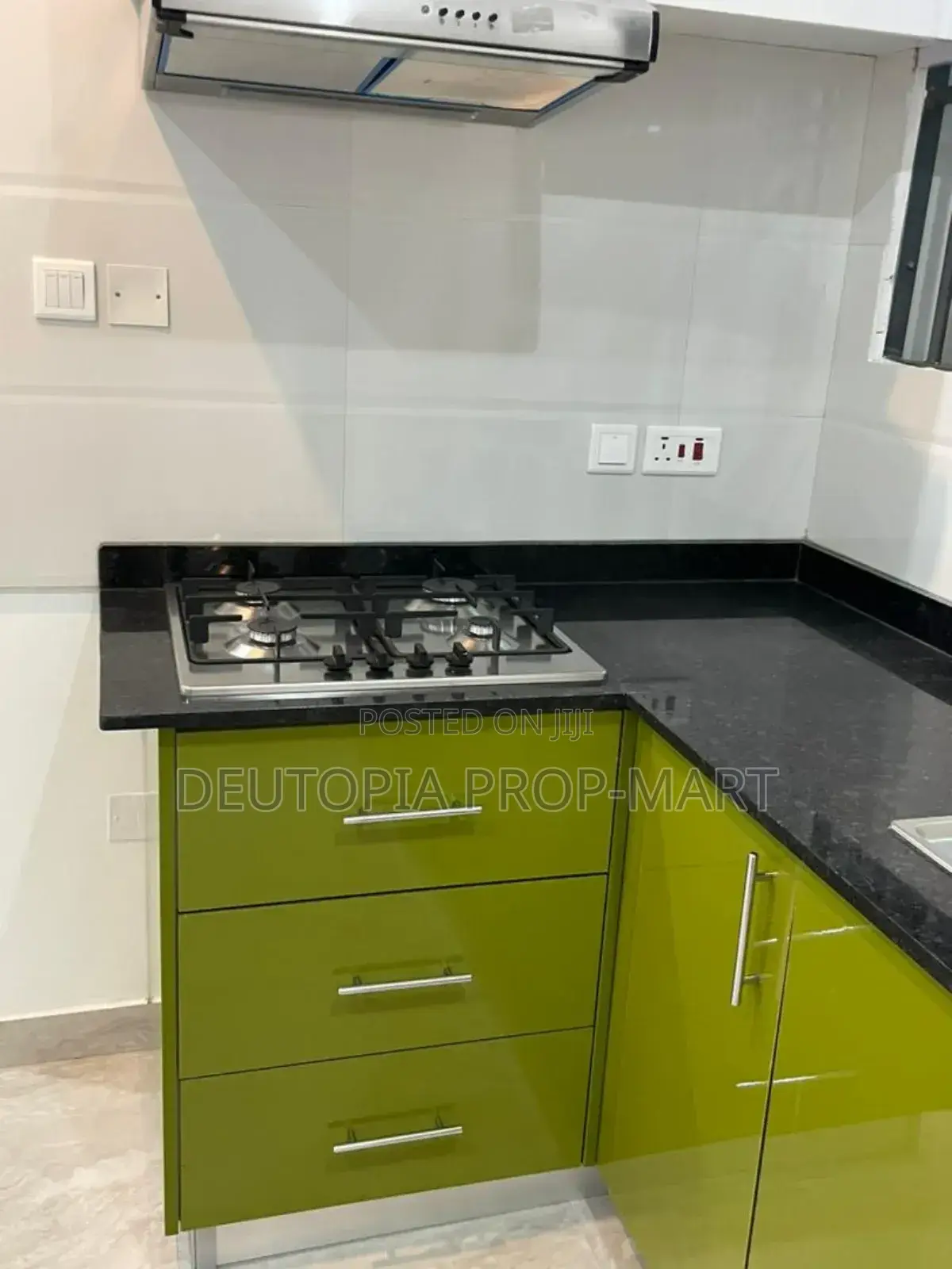 2bdrm Apartment in The Utopia, Tema Metropolitan for rent