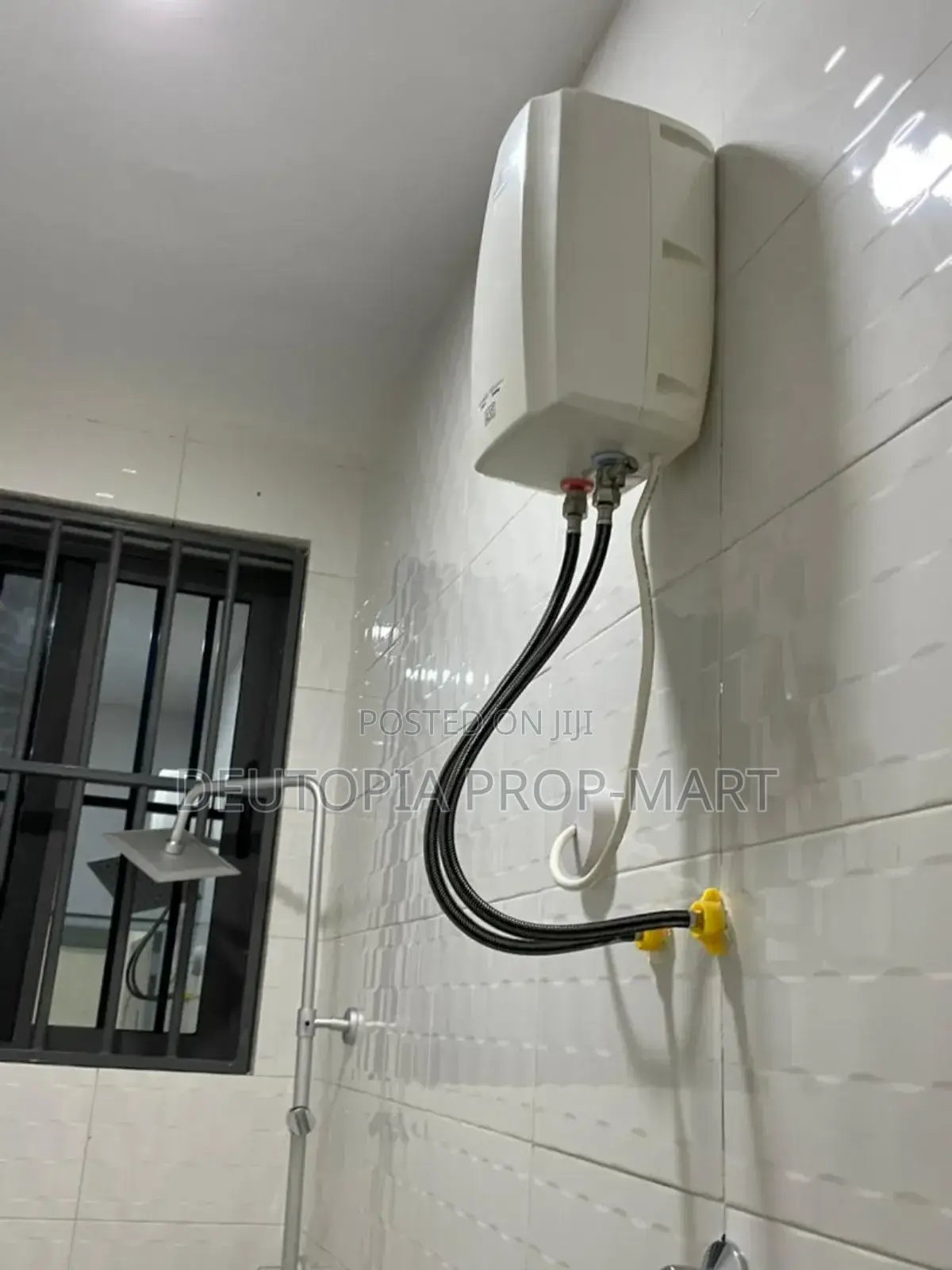 2bdrm Apartment in The Utopia, Tema Metropolitan for rent