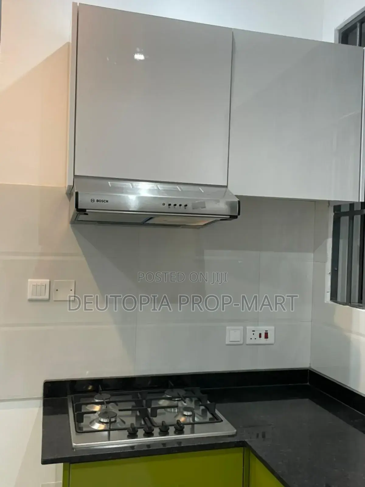2bdrm Apartment in The Utopia, Tema Metropolitan for rent