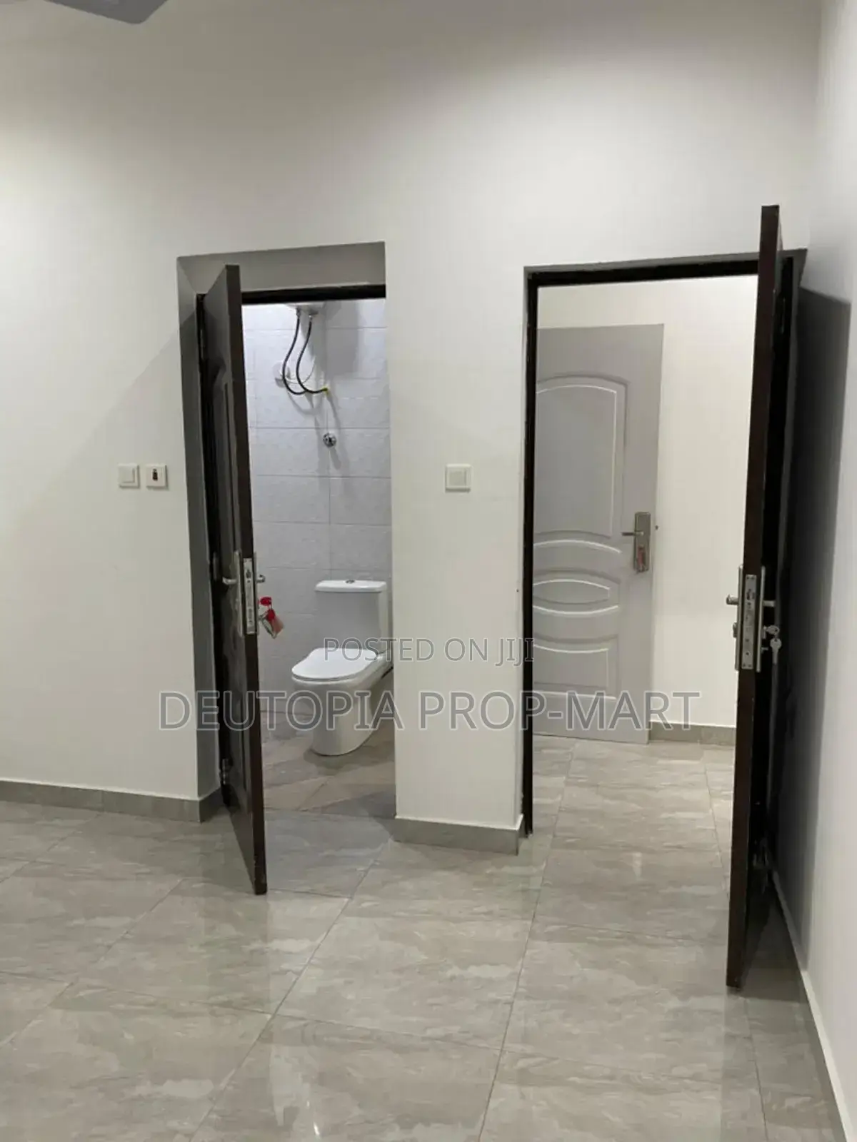 2bdrm Apartment in The Utopia, Tema Metropolitan for rent