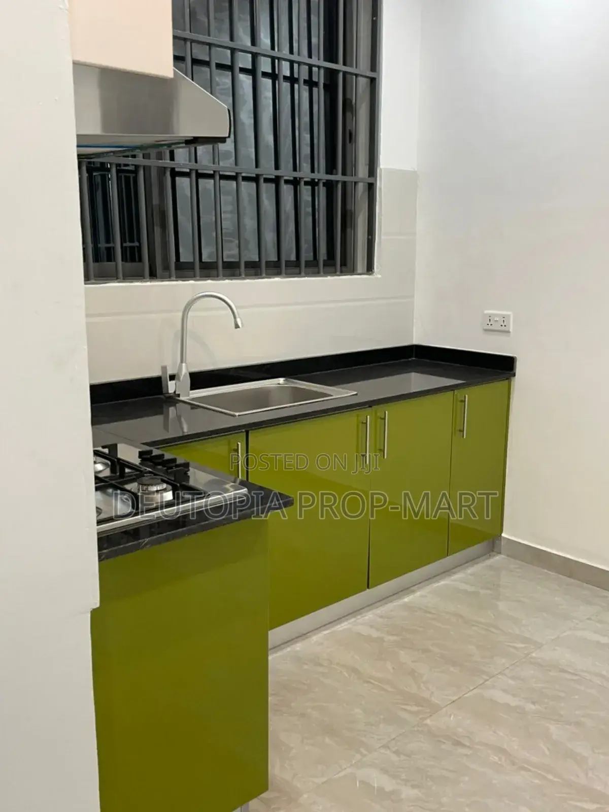 2bdrm Apartment in The Utopia, Tema Metropolitan for rent