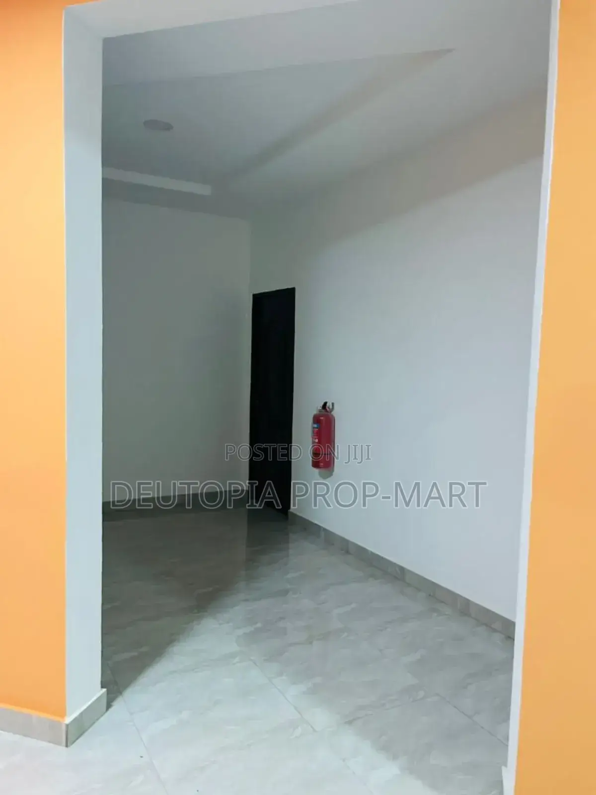 2bdrm Apartment in The Utopia, Tema Metropolitan for rent