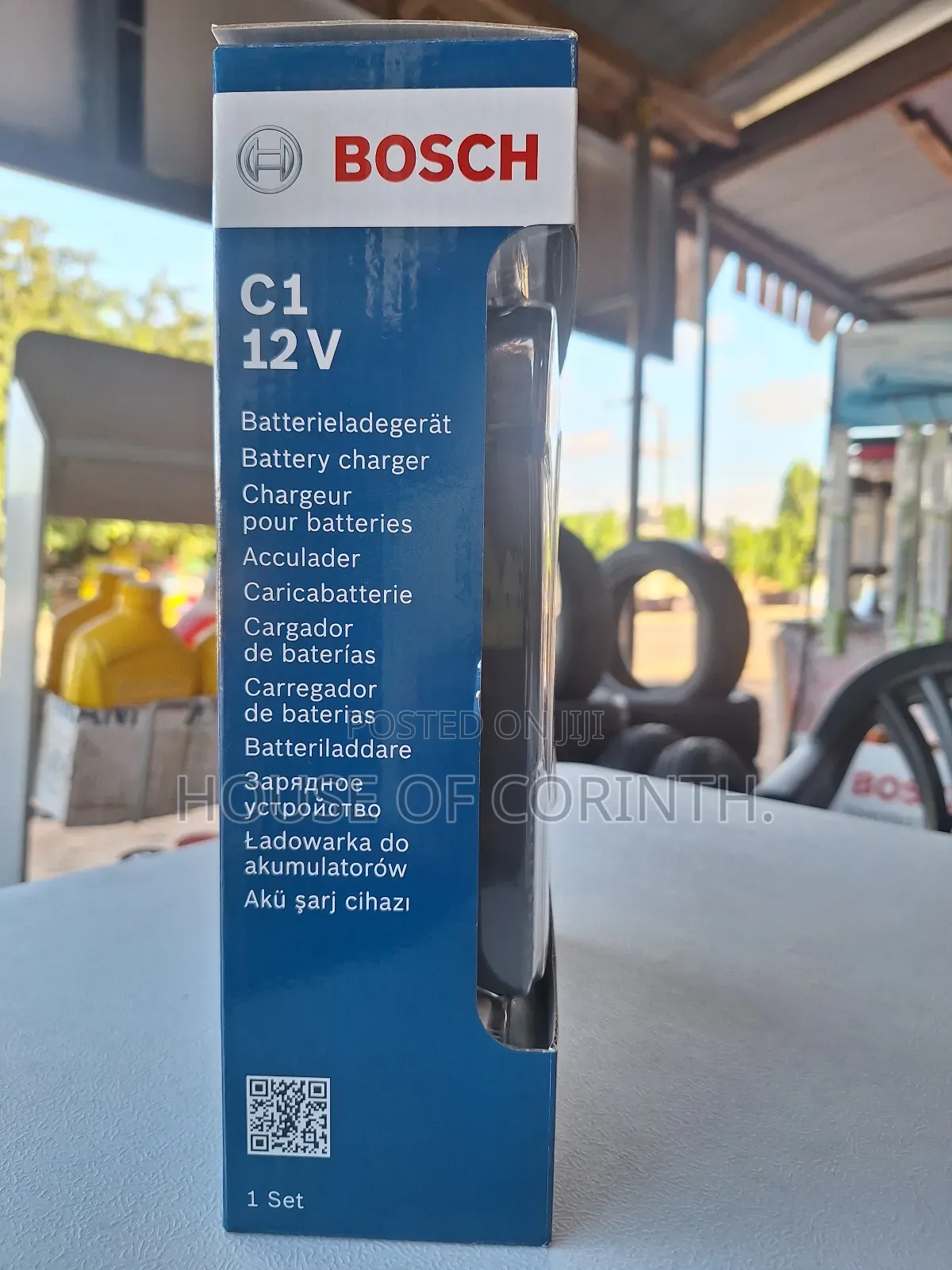 Battery Charger - Bosch. 12 Volts