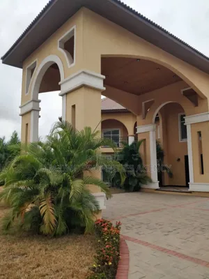 5bdrm House in Adjiriganor for sale