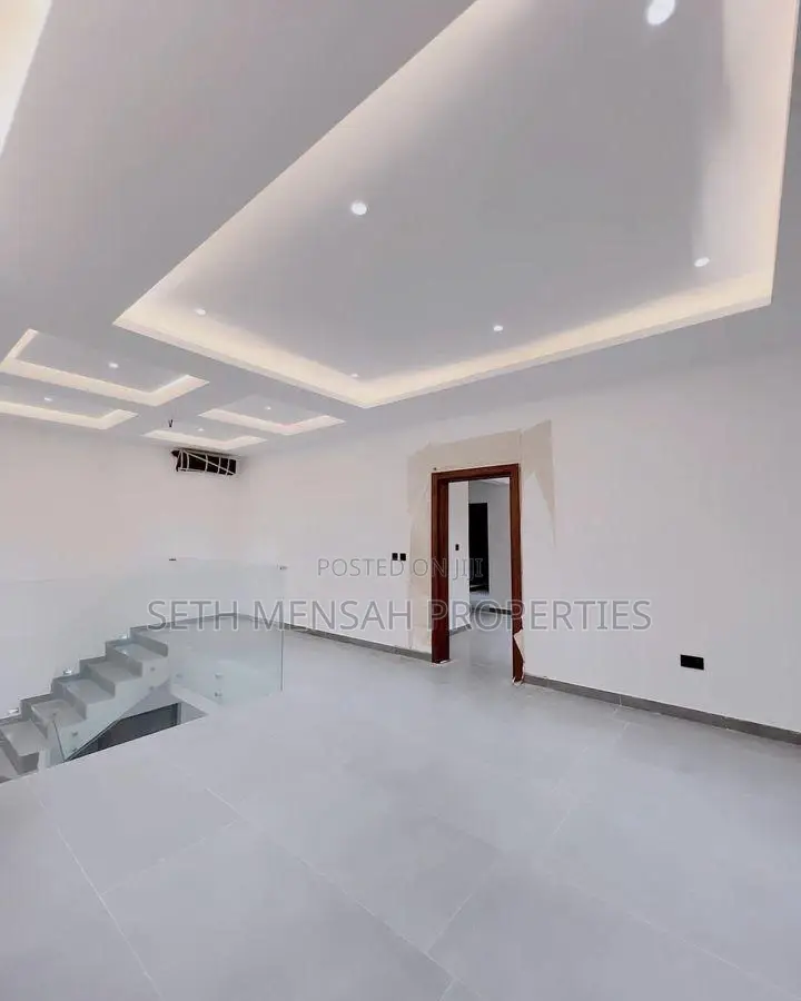 4bdrm House in Skm, East Legon for sale