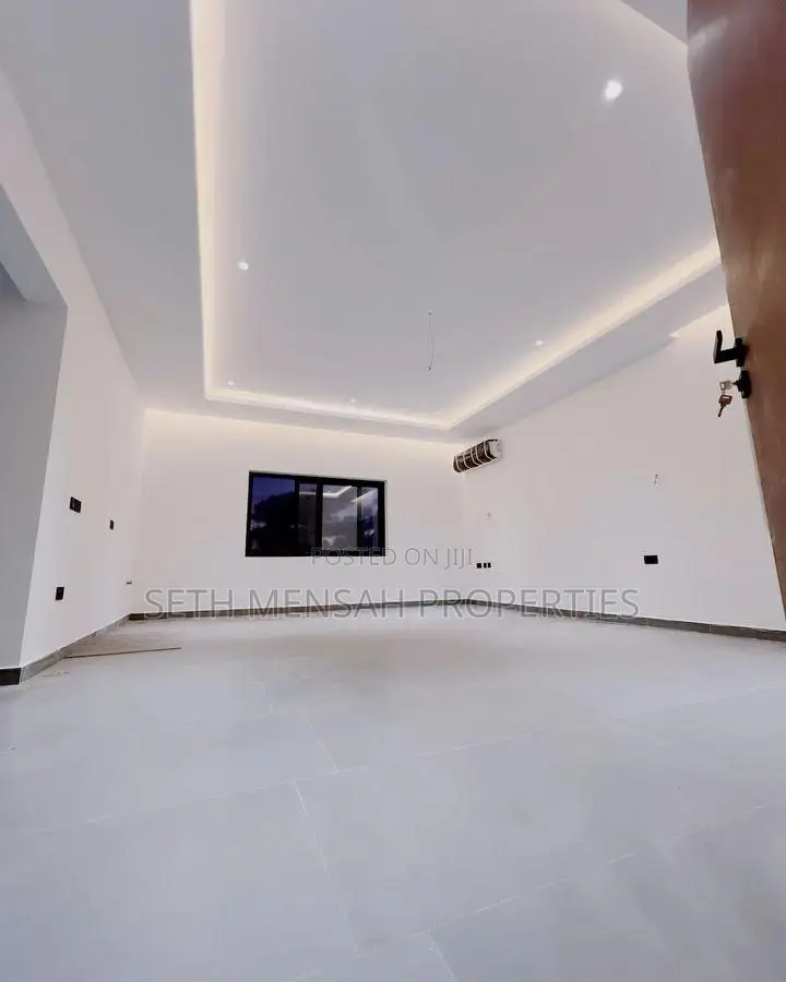 4bdrm House in Skm, East Legon for sale