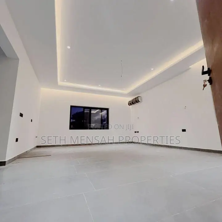 4bdrm House in Skm, East Legon for sale
