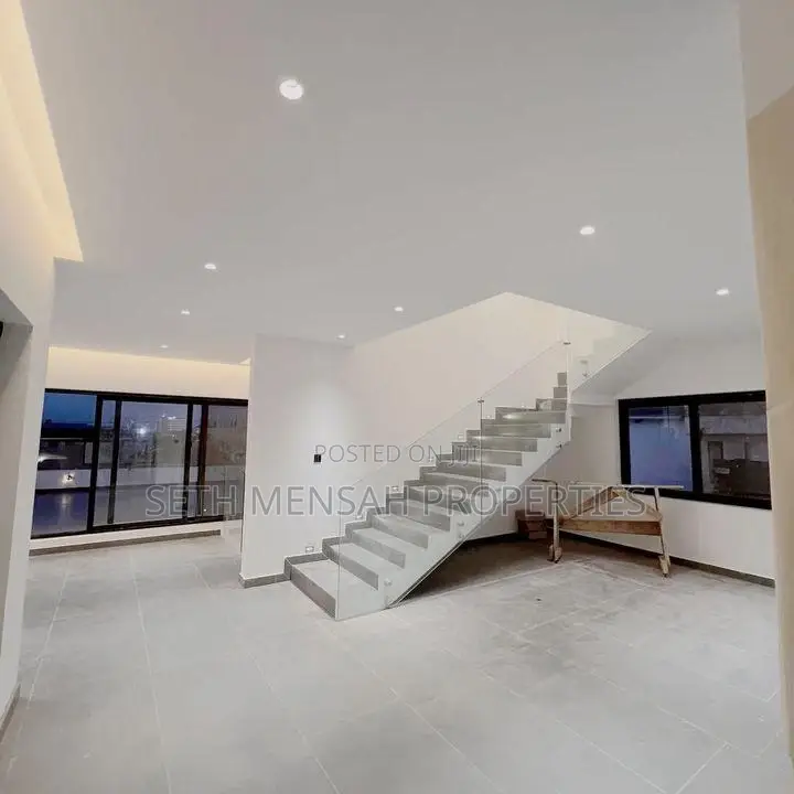 4bdrm House in Skm, East Legon for sale