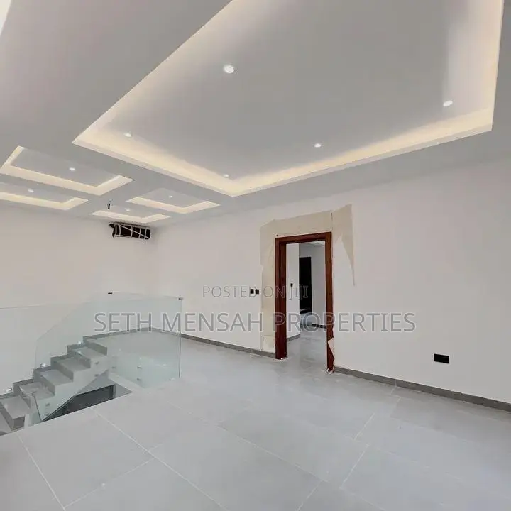 4bdrm House in Skm, East Legon for sale