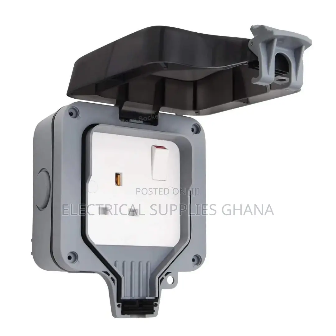 Waterproof Single Socket Outlet for Outdoor Electrical Use