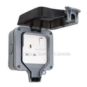 Waterproof Single Socket Outlet for Outdoor Electrical Use