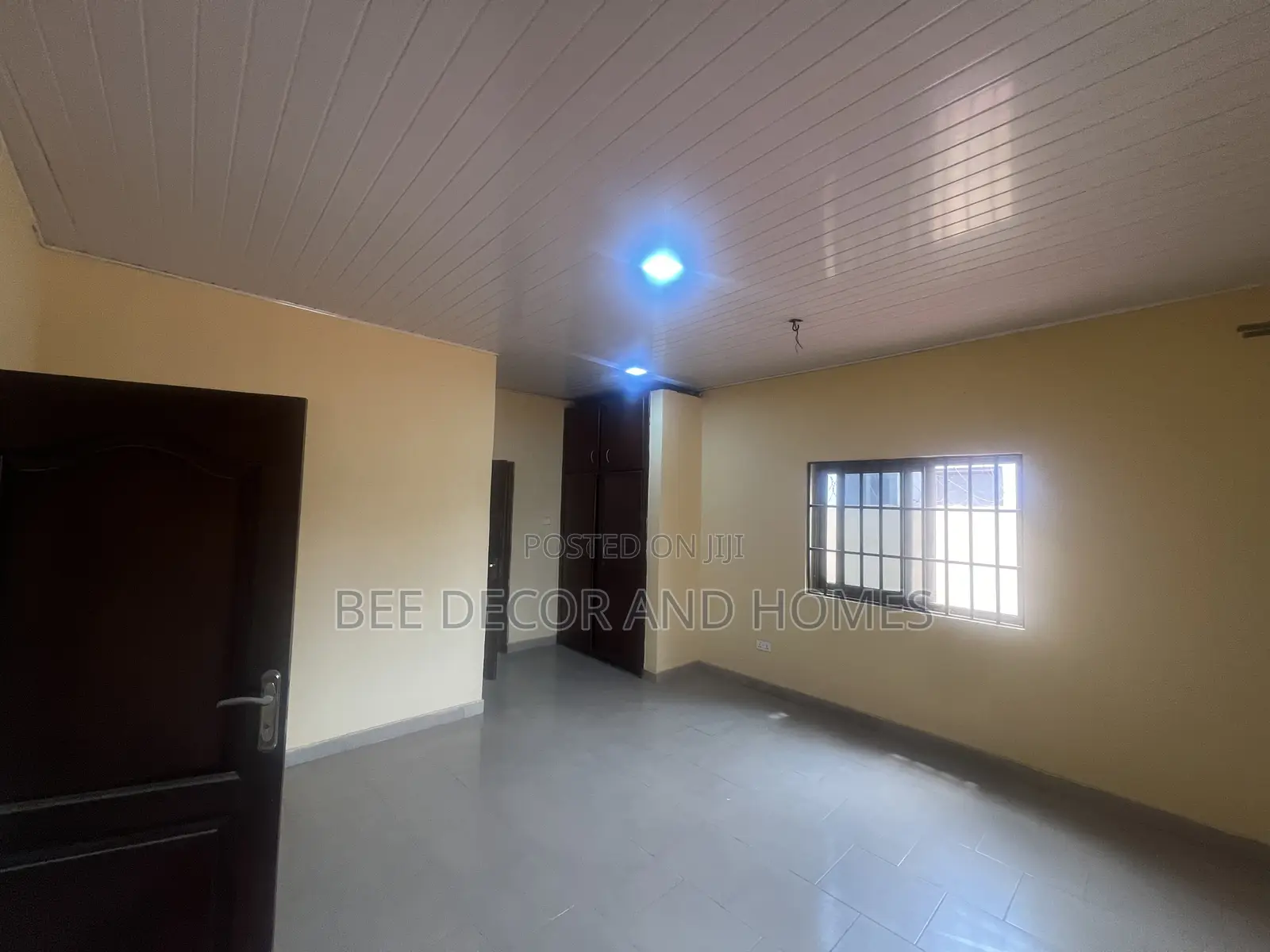 3bdrm House in Bee Decor & Homes, Old Ashomang for sale