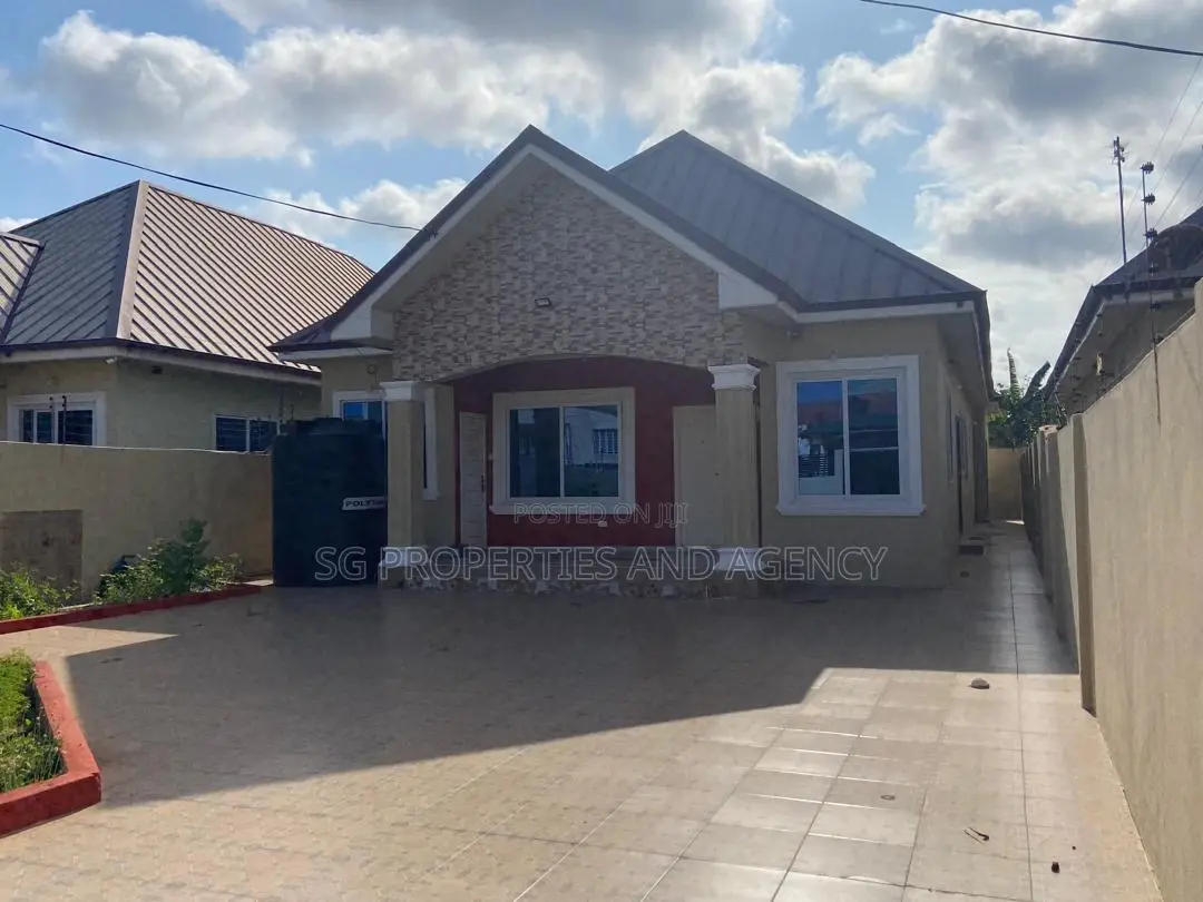 3bdrm House in Batsonaa, Spintex for rent