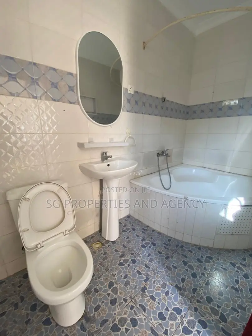 3bdrm House in Batsonaa, Spintex for rent
