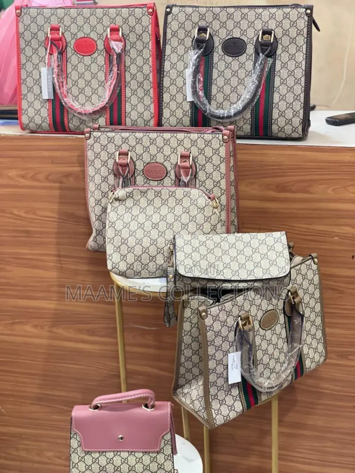 Gucci Ladies Handbag ( 4 in 1)