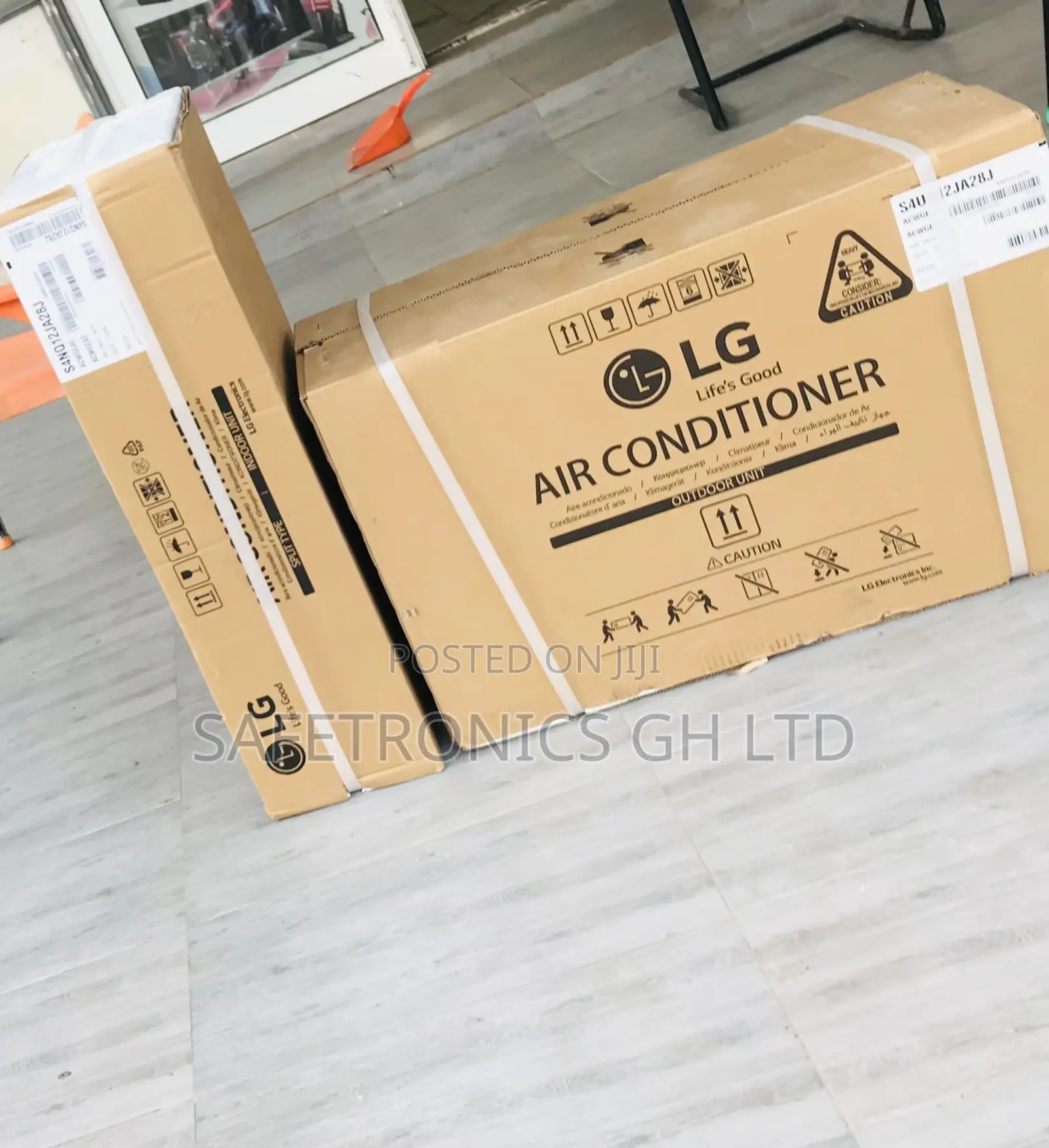 2.5 Horsepower Split System Inverter LG White AC