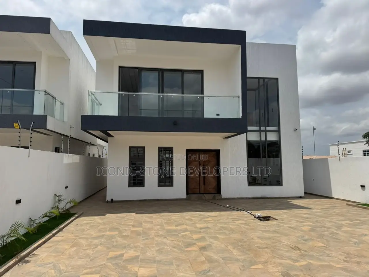 4bdrm House in Adenta for sale