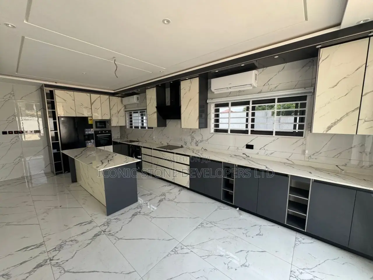 4bdrm House in Adenta for sale