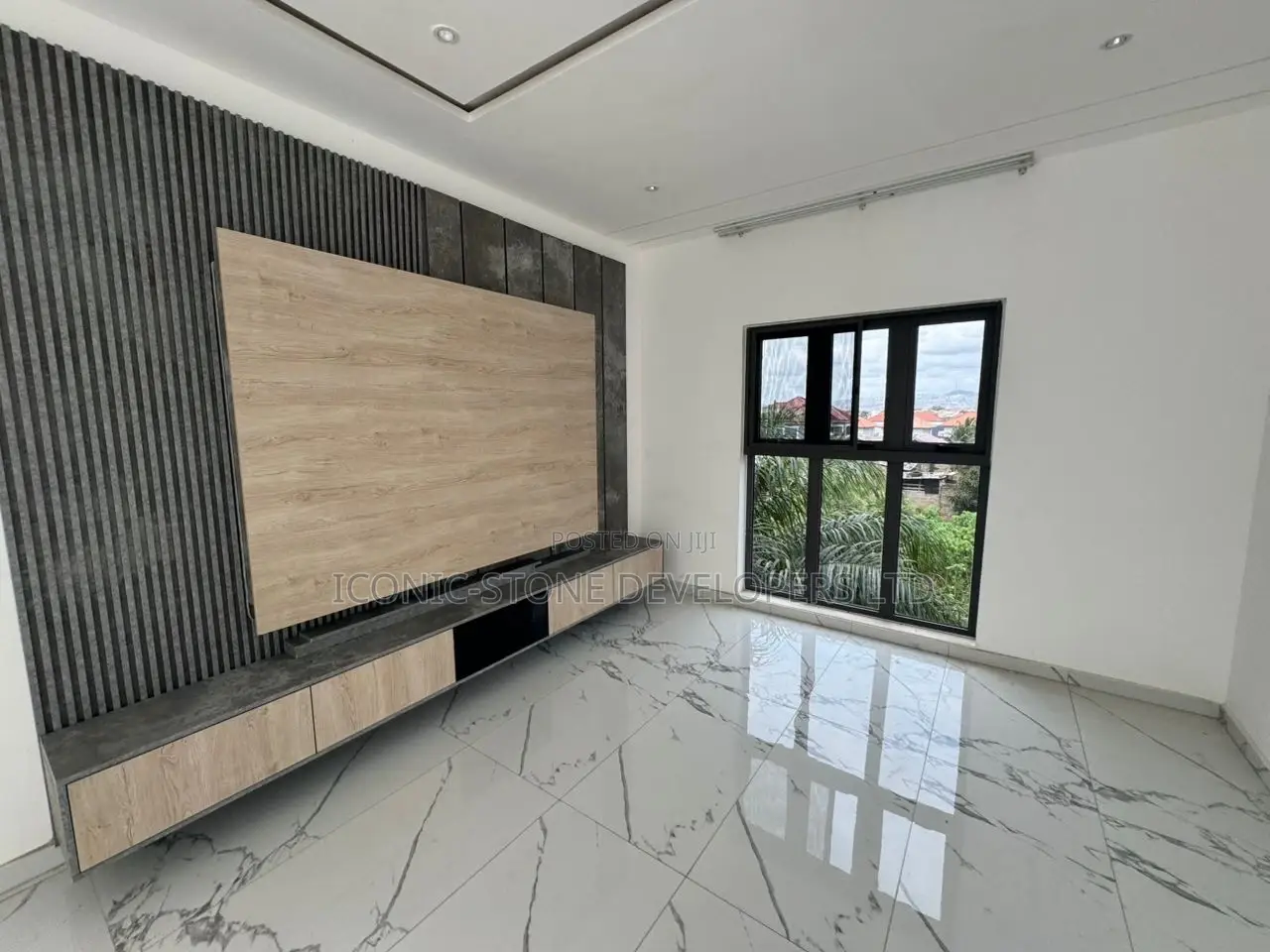4bdrm House in Adenta for sale