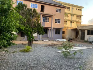 6bdrm Apartment in Achimota, Mile 7 for sale