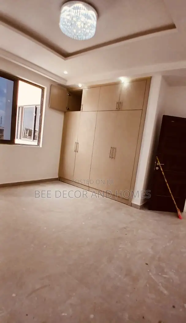 4bdrm Mansion in Bee Decor & Homes, East Legon for sale