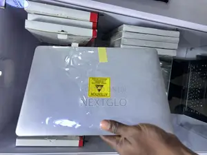 Macbook A1706 Screen