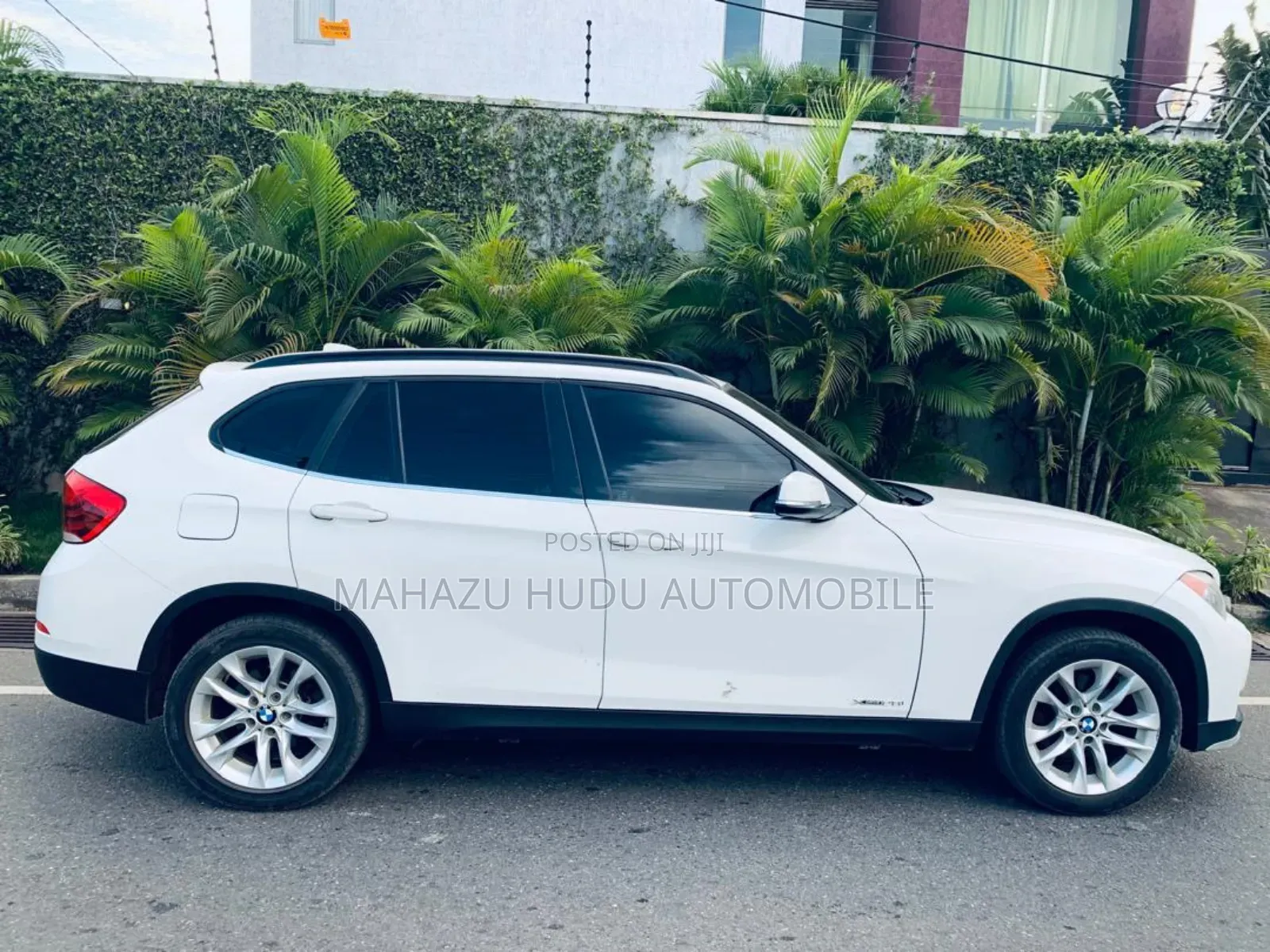 BMW X1 xDrive28i 4dr SUV AWD (2.0L 4cyl Turbo 8A) 2015 White