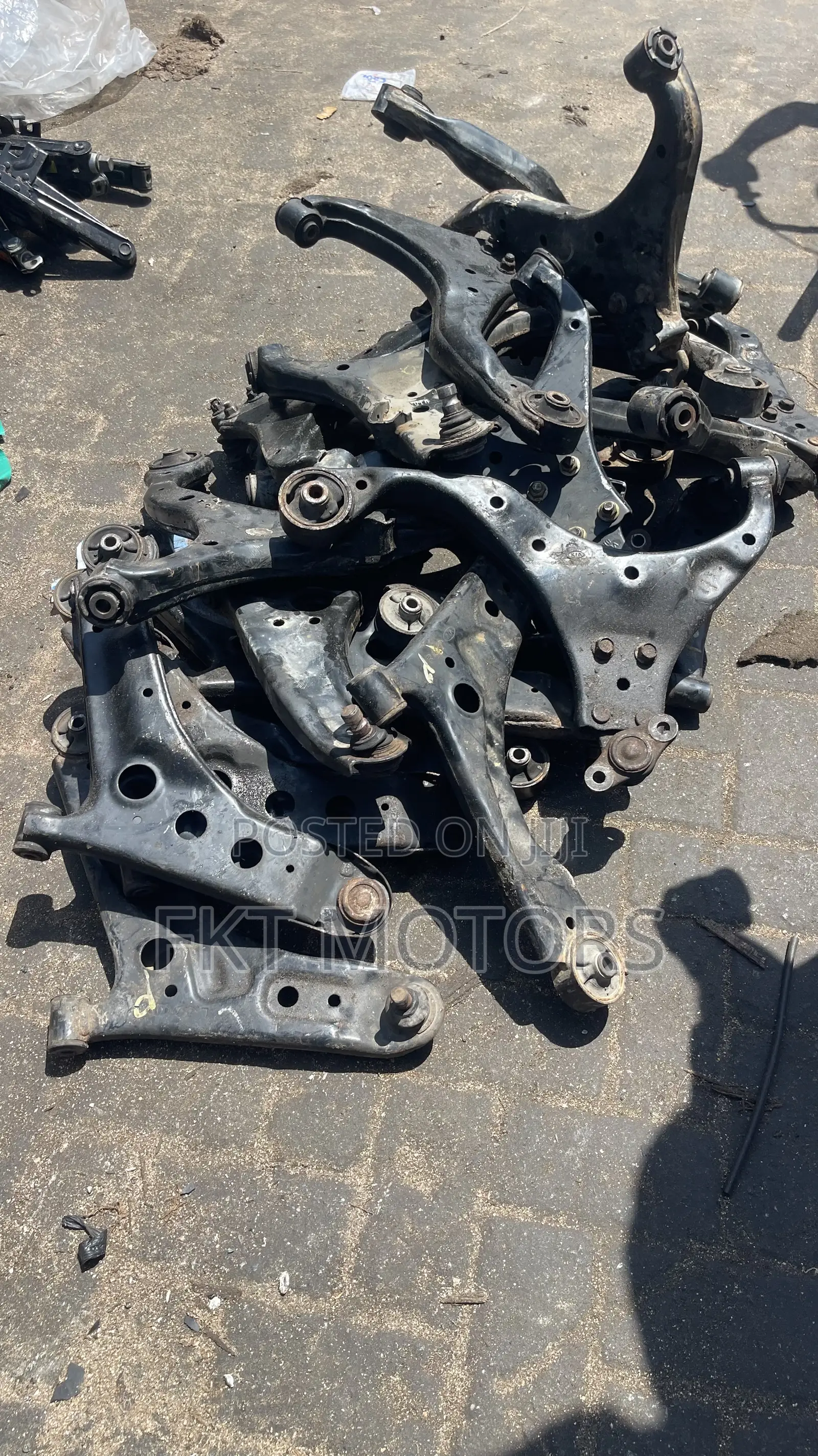 Absorbers, Hub,Lower Arm, Shaft, Front and Back Hub(4 Cars )