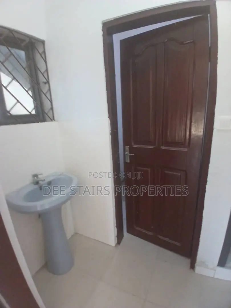 1bdrm Apartment in Teshie Greda Estate, Manet Junction for rent
