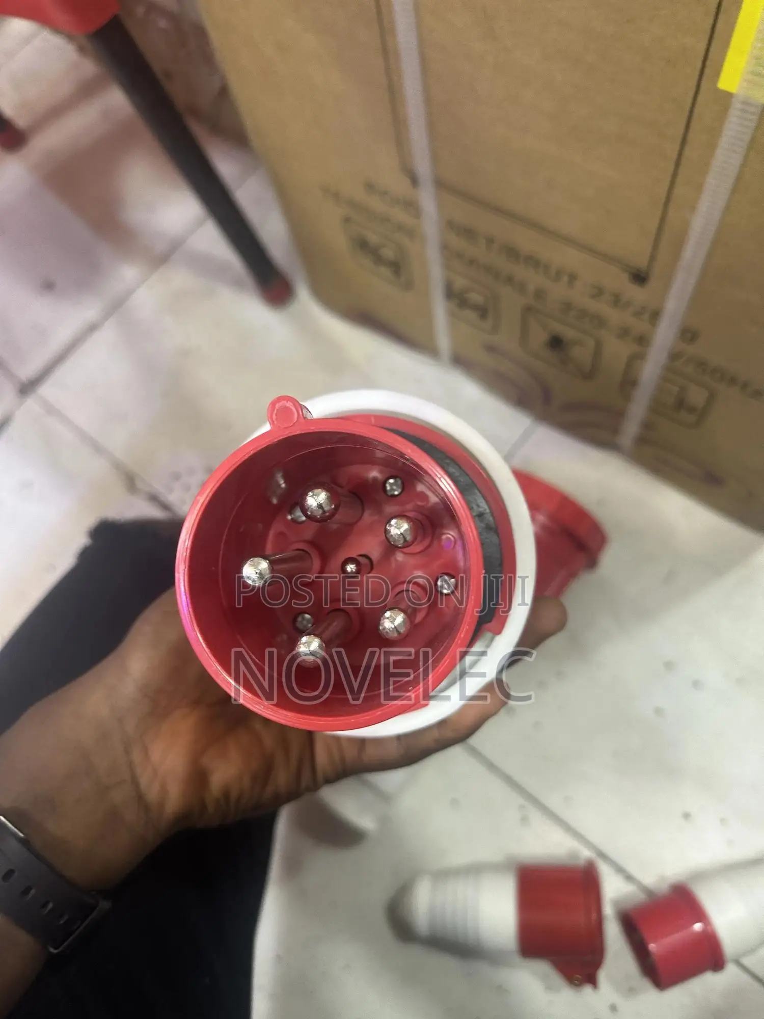 Industrial Plugs Sockets (Straight/ Mounted)