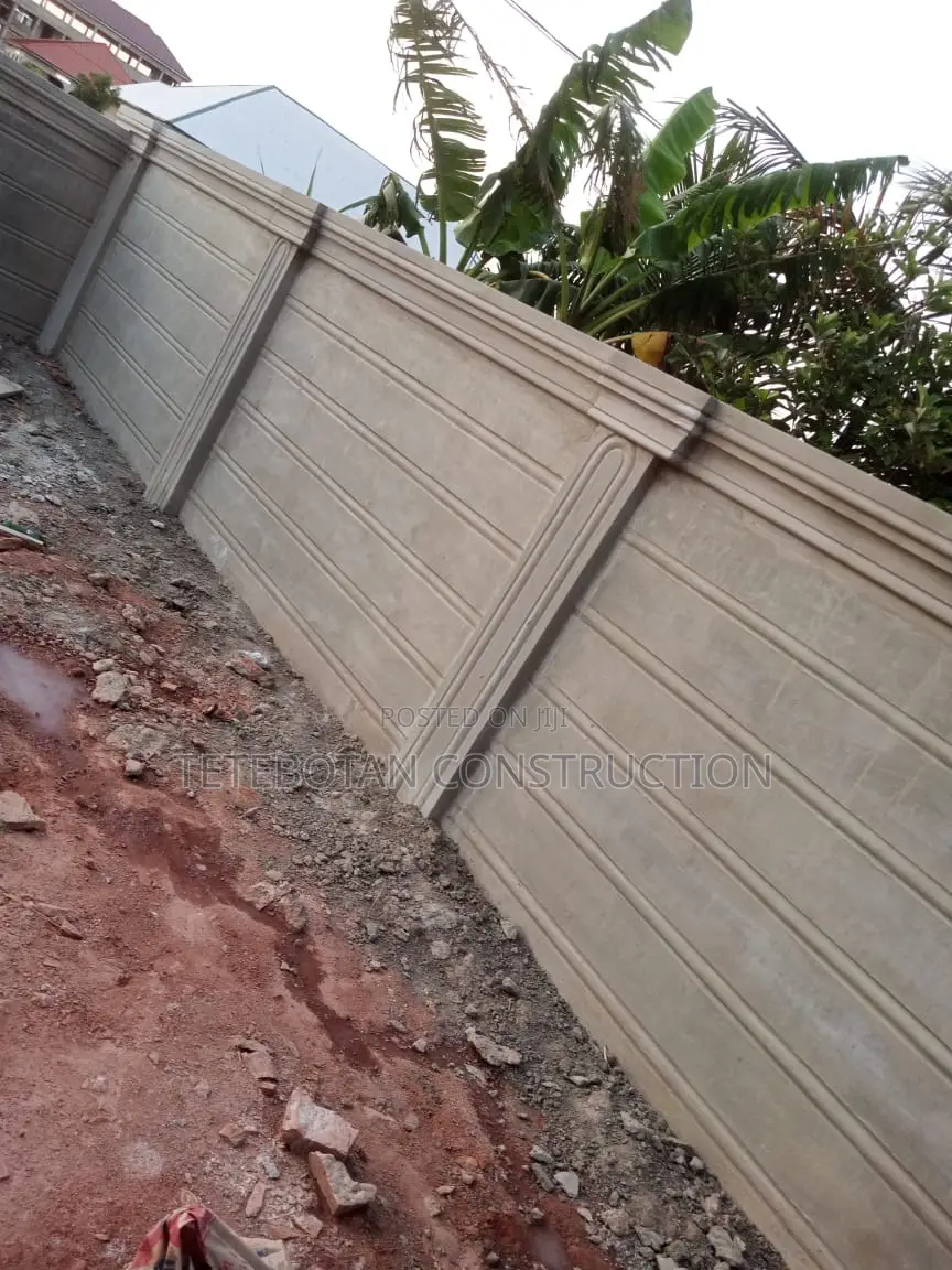 Fence Wall Design's Decor Molding by Hand Using Mortar