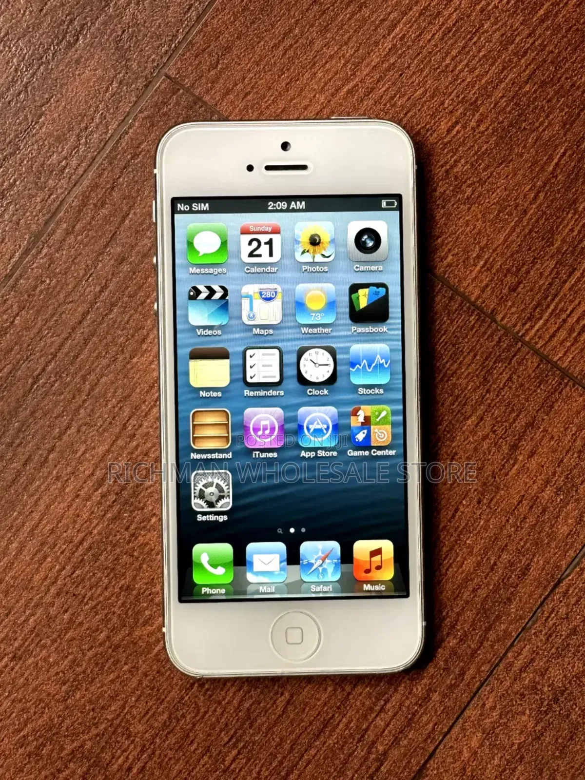 New Apple iPhone 5s 16 GB Gold