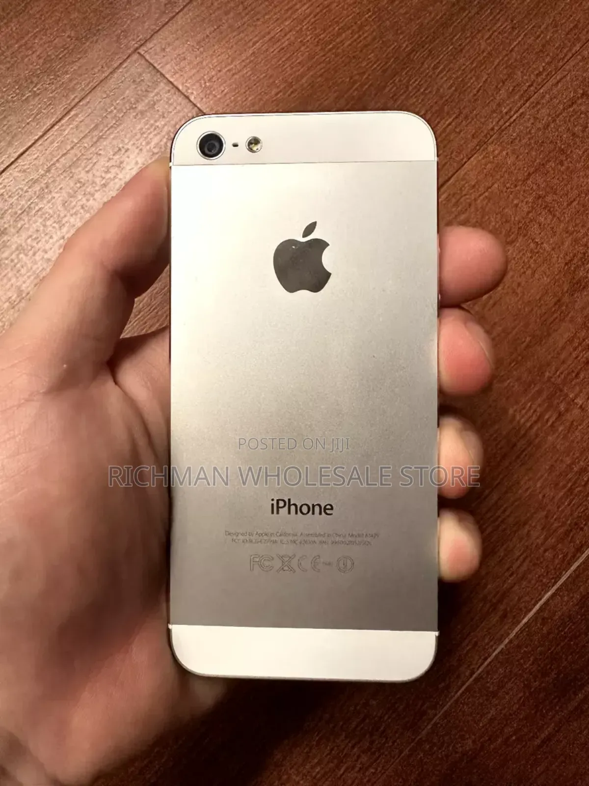 New Apple iPhone 5s 16 GB Gold