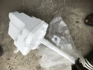 Toyota Corrolla 2009,2010,2011,2012 Wiper Bottle