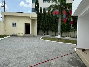 7bdrm House in Airport Residential Area for rent